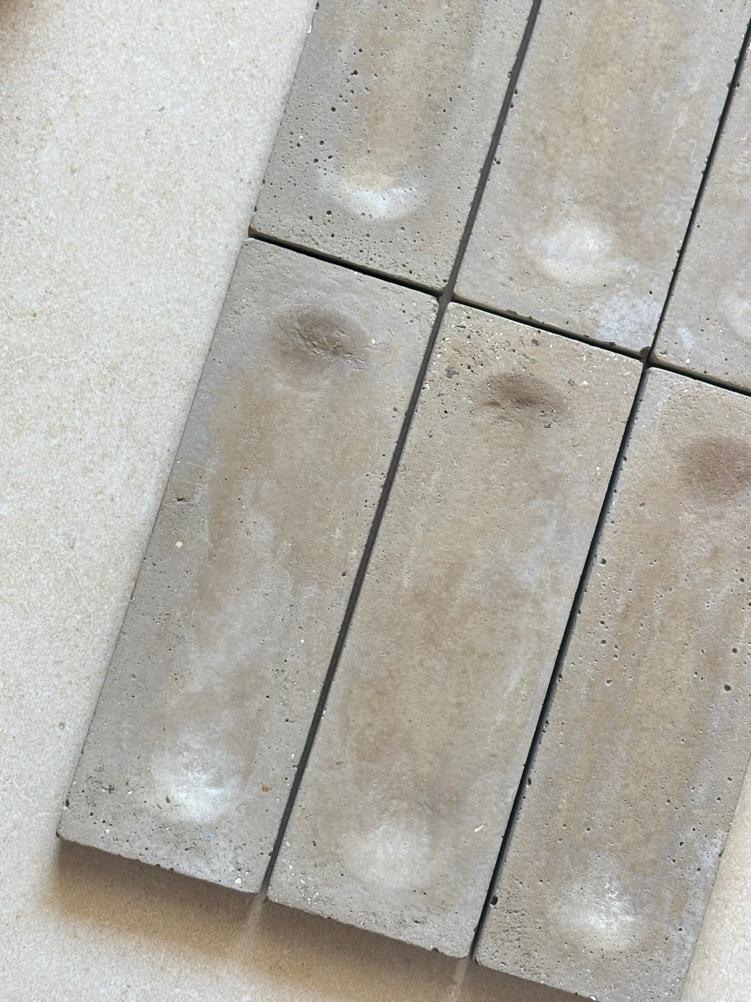 La briquette Relief — 5 x 15 — Hesmée & Maison Mokka