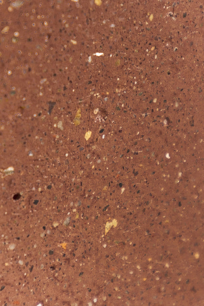 Zoom sur la matière, béton polit Atelier Hesmée, teinte Moca.